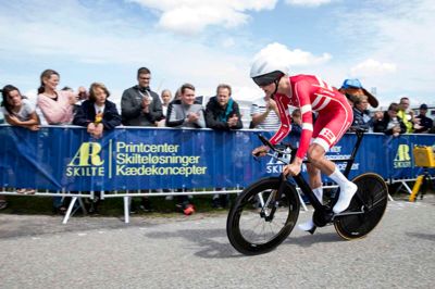 De danske ryttere er kommet flyvende fra start. Foto: Tom Laursen