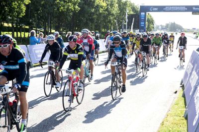 Der var stramt cykeltøj over hele linjen og seriøse motionscyklister, der deltog i motionsløbet søndag. ?FOTO: TOM LAURSEN