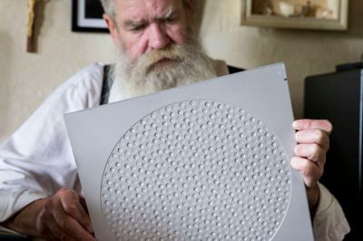 Ingvar Cronhammer med coveret til »Dødedans«. ?foto: tom laursen