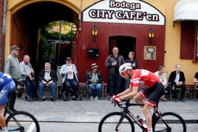 Der var masser af folk på ruten til årets gadeløb. Foto: Flemming Hansen