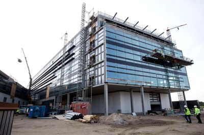 Der arbejdes på fuld tryk, så kontorfolket kan flytte ind til jul.
