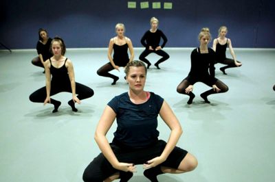 Normalt underviser Lene Bonde i contemporary dans på Balletskolen Holstebro, hvor hun er kunstnerisk leder på Dansk Talentakademi. Men til oktober skal hun være chefkoreograf på opsætning af ny dansemusical i storbyen Shanghai. ?Foto: Flemming Hansen