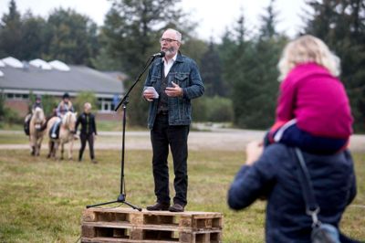- Der er ingen tab, kun gevinster ved Skjern Å Nationalpark. Det er den hurtigste, mest enkle og stærkeste måde at fortælle alle, at vi her har et naturområde af en helt unik kvalitet, sagde byrådsmedlem Johs. Poulsen (R), da arbejdet med at puste nyt liv i planerne blev præsenteret søndag ved Borris.? foto: tom laursen