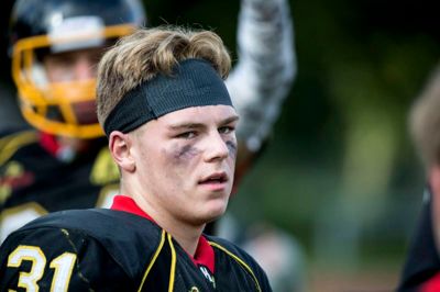 Peter Thrane er vild med amerikansk fodbold. Følelserne for sporten voksede massivt under et år som udvekslingsstudent i Colorado. Nu nyder den 19-årige herningenser at være en del af et genrejst Hawks-hold. ?Foto: Tom Laursen
