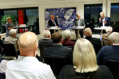Et halvt hundrede læsere oplevede onsdag aften i Folkebladets mødesal de tre kandidater, der kæmper om at overtage posten som regionsrådsformand efter stemmeslugeren Bent Hansen (S). Foto: Henrik Ole Jensen