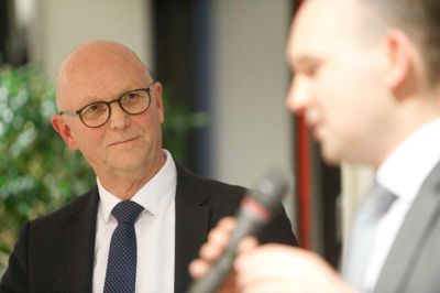 Venstres Carsten Kissmeyer (t.v.) og Konservatives Nicolaj Bang er nok borgerlige begge to, men dyster samtidig om at få posten som ny regionsrådsformand. Deres partier indgår da også i hver sit valgforbund ved regionsvalget 21. november. ? Foto: Henrik Ole Jensen
