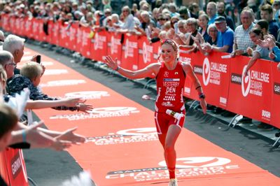 Danmarks jernkvinde nummer ét, Michelle Vesterby fra Herning, er aktuel med en ny bog om triatlontræning for kvinder. Den lanceres ved en bogreception på torsdag i Herning. ? Foto: Flemming Hansen