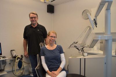Peter Kaihøj og Irene Agerskov Ottsen er blevet kompagnoner, og klinikken hedder nu Tandlægerne Engesvang. ?Foto: Flemming Thulstrup