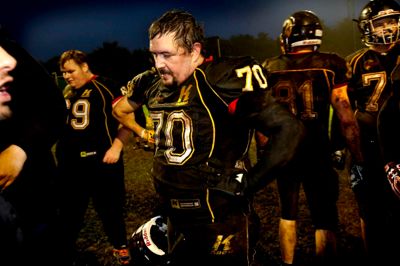 Hawks spillede sig i denne sæson i Elming Bowl, der er finalen for nimandshold. Her måtte herningenserne dog indkassere et nederlag mod Næstved foran et talstærkt publikum med blandt andre udvalgsformand Johs. Poulsen på lægterne. ?Foto: Henrik Ole Jensen