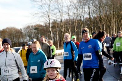Der var både familier, virksomheder og et par veje, der deltog i lørdagens motorvejløb med start i Aulum.