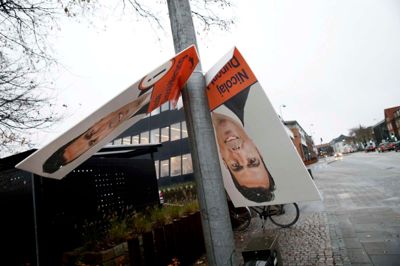 Herning Byråd har givet tilladelse til, at valgplakaterne til EP-valget må hænge lidt længere - og først skal være pillet ned 13. juni sammen med plakaterne til folketingsvalget. ?Foto: Flemming Hansen