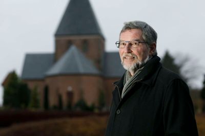 Søndag 3. december er Lindvig Osmundsens sidste arbejdsdag i sine 25 års som præst i Bording Kirke og Christianshede Kirke. Herefter går han på pension. ? Foto: Henrik Ole Jensen