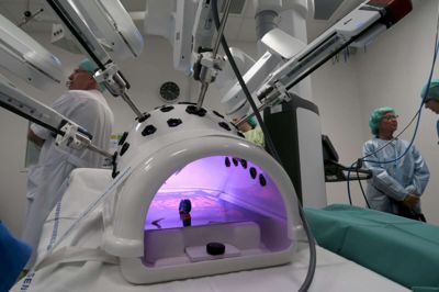 Urinvejskirurgien, der blandt andet benytter sig af operationsrobotter, skulle egentlig først være samlet til april, men da personalet begyndte at sige op i Viborg, valgte man før jul at fremrykke sammenlægningen. ?Foto: Lars Work Kristensen