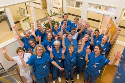 Stor jubel blandt jordemødrene på Fødeafdelingen ved Hospitalsenheden Vest, der igen topper den årlige undersøgelse i Dagens Medicin. ? fOTO: Charlotte Feldbæk Ranneries, Hospitalsenheden Vest