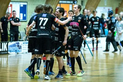 Spillerne fra Sunds Seahawks kan glæde sig til en spændende pokalfinale. Billetten til finalen blev sikret med en 7-3-sejr over Rødovre i lørdags. ?Foto: Tom Laursen