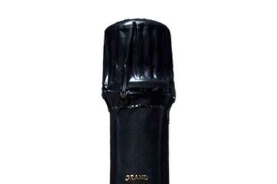 Der er kun produceret 1300 magnumflasker af årets bedste nytårs-champagne Jules Bonnet Blanc de Noirs 2004 Extra Brut Magnum. ?Foto: Pr-foto