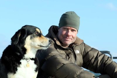 Thomas Rathsack - her med hunden Selma - holder foredrag på Herning Gymnasium torsdag 8. februar. ?Foto: pr-foto