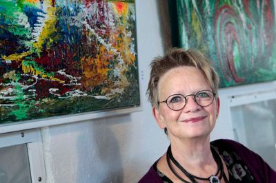 Marianne Sommer ved fra egen krop, hvordan det er at være nede med stress. Nu tilbyder hun sammen med Jette Justesen et nyt kursus for nuværende og tidligere stressramte i form af håndarbejde og yoga. ?Foto: Flemming Hansen