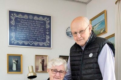 I morgen kan Edel og Thorkild Jørgensen fejre diamantbryllup. Her er de i hjemmet på Fredshegn. Foto: Tom Laursen