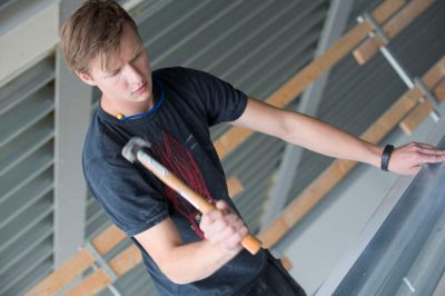 Bygningssnedker Mathias Frahm Pedersen ser frem til at kæmpe om DM i Skills på hjemmebane i Herning. ?Foto: Barkholt Foto