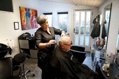 Jens Peder Wolff fra Haderup var blandt kunderne hos Klip og Krøl. Foto: Henrik Ole Jensen