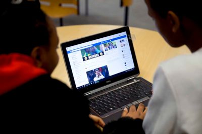 I Herning Kommune har man gjort SSP-undervisning (et samarbejde mellem skole, socialforvaltning og politi) permanent. Det gør man for at undgå de faldgruber, der blandt andet kan være på nettet. ?Foto: Jakob Stigsen Andersen