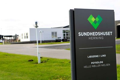 Region Midtjylland forsøger endnu en gang at få to ekstra læger til at slå sig ned i Herning. Ved forrige forsøg for knap et år siden kunne man som ny læge få lov at lease både kliniklokaler og udstyr på fordelagtige vilkår, men denne gang er det et mere »rent« tilbud. Laveste budpris er dog stadig kun en krone. Foto: Flemming Hansen