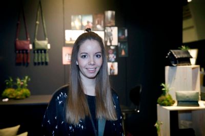 Laura Karlsen satte firmaet By Karlsen Nord i søen i 2016. Hun bruger meget tid på at rejse rundt og udbrede kendskabet til firmaet blandt andet ved messer. Efter at have deltaget i Formland i 2017 fik hun en aftale i hus med Aros-shoppen i Aarhus. Foto: Flemming Hansen