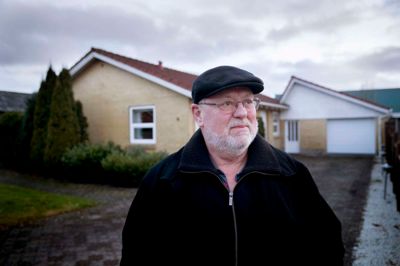 Finn Laursen ved Skovvej 6 i Engesvang, som han giver ham bøvl. ?Foto: Jakob Stigsen Andersen