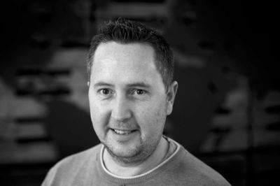 Torben Maigaard Jakobsen opdagede tidligt i sit liv, at han elsker at rejse, og han har gjort det til sin levevej som bureauchef på Jysk Rejsebureau i Herning. ?Foto: Flemming Hansen