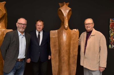 Næstformand i CHPEA-museet Johs. Poulsen (t.v.) og formand Finn Poulsen under prins Henriks besøg på museet i november. Foto: Ole Jørgensen