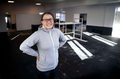 I dag arbejder Camilla Riis på deltid som projektleder hos Dokka Fasteners i Brande, og samtidig gør hun klar til at åbne Sundhedsfabrikken i Vestergade.? Foto: Flemming Hansen