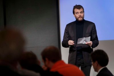 Pilou Asbæk kastede stjernestøv over åbningen af Ferie for Alle, som i år har særligt fokus på Spanien som ferieland. ?Foto: Flemming Hansen