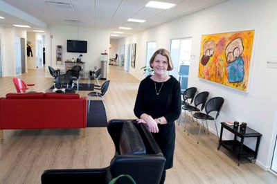 Ifølge klinikchef Birgitte Østergaard er det blevet lettere for patienter at komme til privathospitalet grundet den centrale beliggenhed i Herning. Foto: Tom Laursen