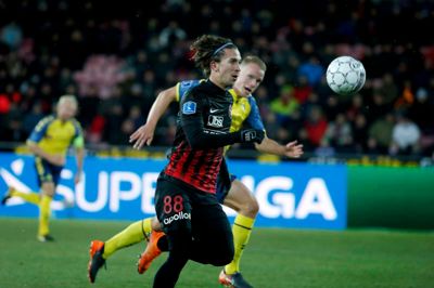 FCM - Brøndby
Det var en kold omgang da FCM mødte Brøndby til Topbrag i Superligaen. Publikum fik ingen FCM mål at varme sig på, så Brøndby kunne rejse hjem som nyt førerhold i superligaen.
Foto: Flemming Hansen