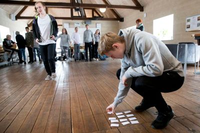Stafetløb med indlagte regnestykker. Præmien for en sejr er bolsjer og lakridsstænger. ?Foto: Tom Laursen