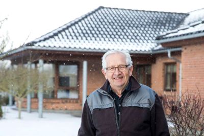 Jens Clausager Hagelskjær voksede op på Brandkærgård ved Ilskov, overtog den fra sine forældre og overdrog den igen til sin søn. Men han slap aldrig taget i føde-egnen.? Foto: Tom Laursen