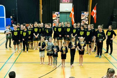 Serie 1 Herrerne, Serie 2 Ligaholdet og Serie Mixholdet fra Gjellerup Sdr. blev i lørdags hyldet for en række fremragende resultater til foreningens forårsopvisning. Konkurrenceholdene har blandt andet snuppet Nordisk Mesterskab i TeamGym to år i træk. ?Foto: Tom Laursen