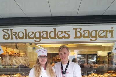 Pernille Søegaard og Lasse Nørup Bentsen med medaljer og diplom. Foto: Privatfoto