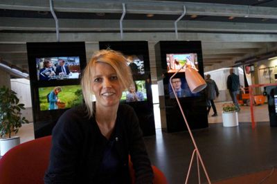 - Der er helt vildt meget glæde i at beskæftige sig med børn. Den der umiddelbarhed og evne til at være i nuet, som de har. Det er dejligt hele tiden at blive mindet om den lethed, børn som udgangspunkt går til tilværelsen med. Jeg synes, der er noget mega rørende ved det, siger Lene Mailund Mikkelsen, redaktør i DRs B&U-afdeling. ? Foto: Marianne R. Eskildsen
