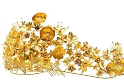 Det smukke grønlandske diadem var en gave til Dronningen i anledning af hendes 40 år som Danmarks regent.