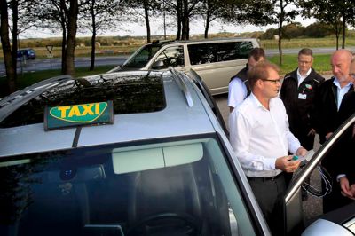 Herning Taxa kører med underskud selv om vognmændene som her blandt andet har været kurser i økonomisk kørsel og sparet tæt ved en femtedel af brændstoffet.? foto: henrik ole jensen