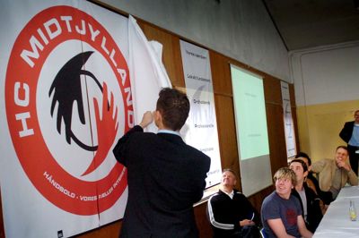 HC Midtjylland blev grundlagt tilbage i 2005. Grundlaget byggede på, at de unge lokale talenter fra Herning og Ikast/Brande området fik en mulighed for at prøve kræfter af med eliteniveauet i det midtjyske. Det var Herning fH og Hauge GIF, der i samarbejde med lokale ildsjæle stiftede klubben. Foto: Tom Laursen