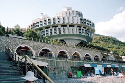 Kurpaty Sanatorium Yalta på den nu besatte Krim-halvø. ?foto fra bogen