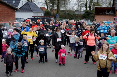Klovneløbet var farverigt. Her med start fra Stjernetorvet. Foto: Henrik Ole Jensen