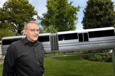 Eli Sahlholdt fremviste i 2010 sin prototype af Lighttrain, som stadig lever i bedste velgående. Der er blandt andet lavet ny hjemmeside, hvor den i dag 72-årige idémand søger investorer til at videreføre projektet. ? Foto: Flemming Hansen