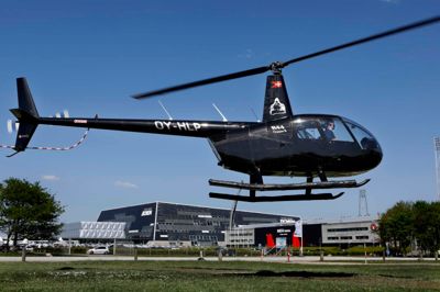 Under VM i ishockey har Stephan Erlandsen og Herning Helicopers nogle af dagene holdt til på marken lige overfor Jyske Bank Boxen. Foto: Henrik Ole Jensen