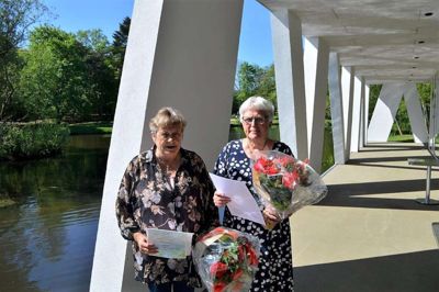Karen Thomsen (t.v.) og Elsebeth Aggerholm fik stor anderkendelse for deres frivillige indsats.? Foto: Privatfoto