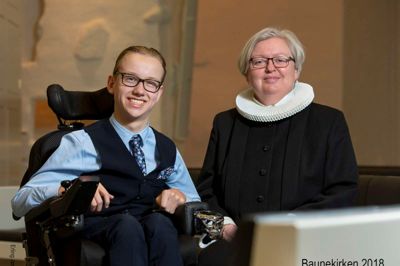 Konfirmation Lørdag 28. april blev Lucas Jason Troelsen konfirmeret i Baunekirken af sognepræst Lise Edelberg Andersen. ? Foto: Erling Jørgensen