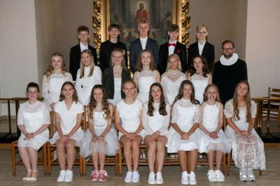 Konfirmanderne fra Børneskolen Bifrost. Foto: PhotoCare Herning